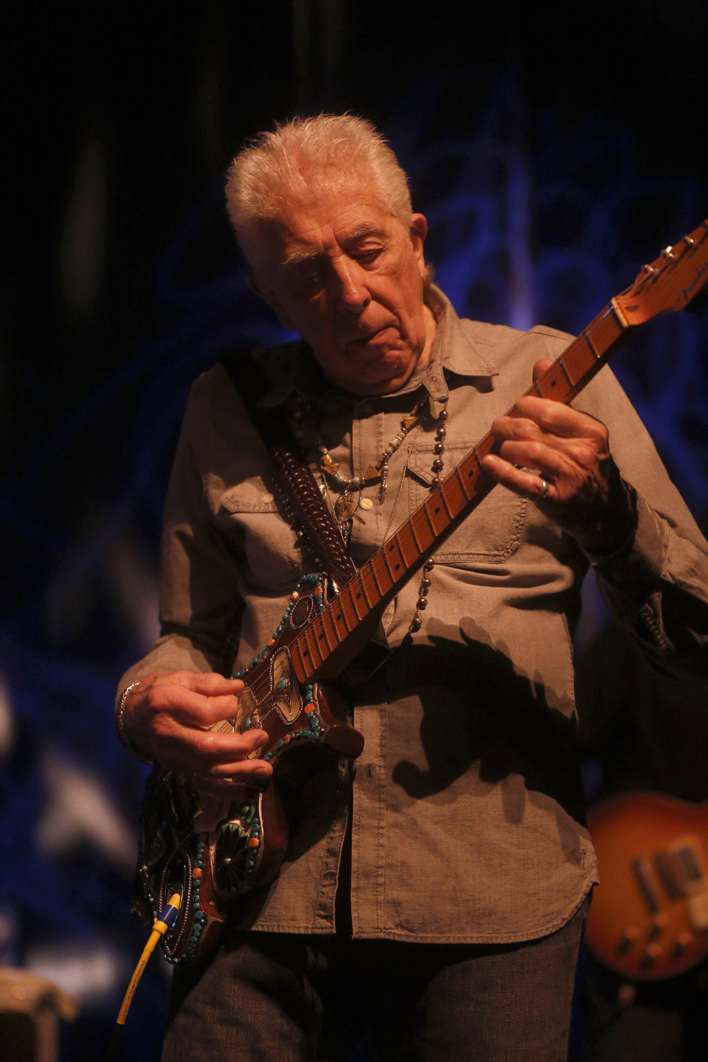 John Mayall Brengt Blues In Harmonie - The Blues Alone?